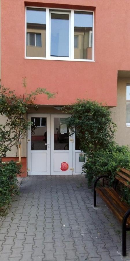 Apartament 2Camere - Prima Casa Флорешть Екстер'єр фото
