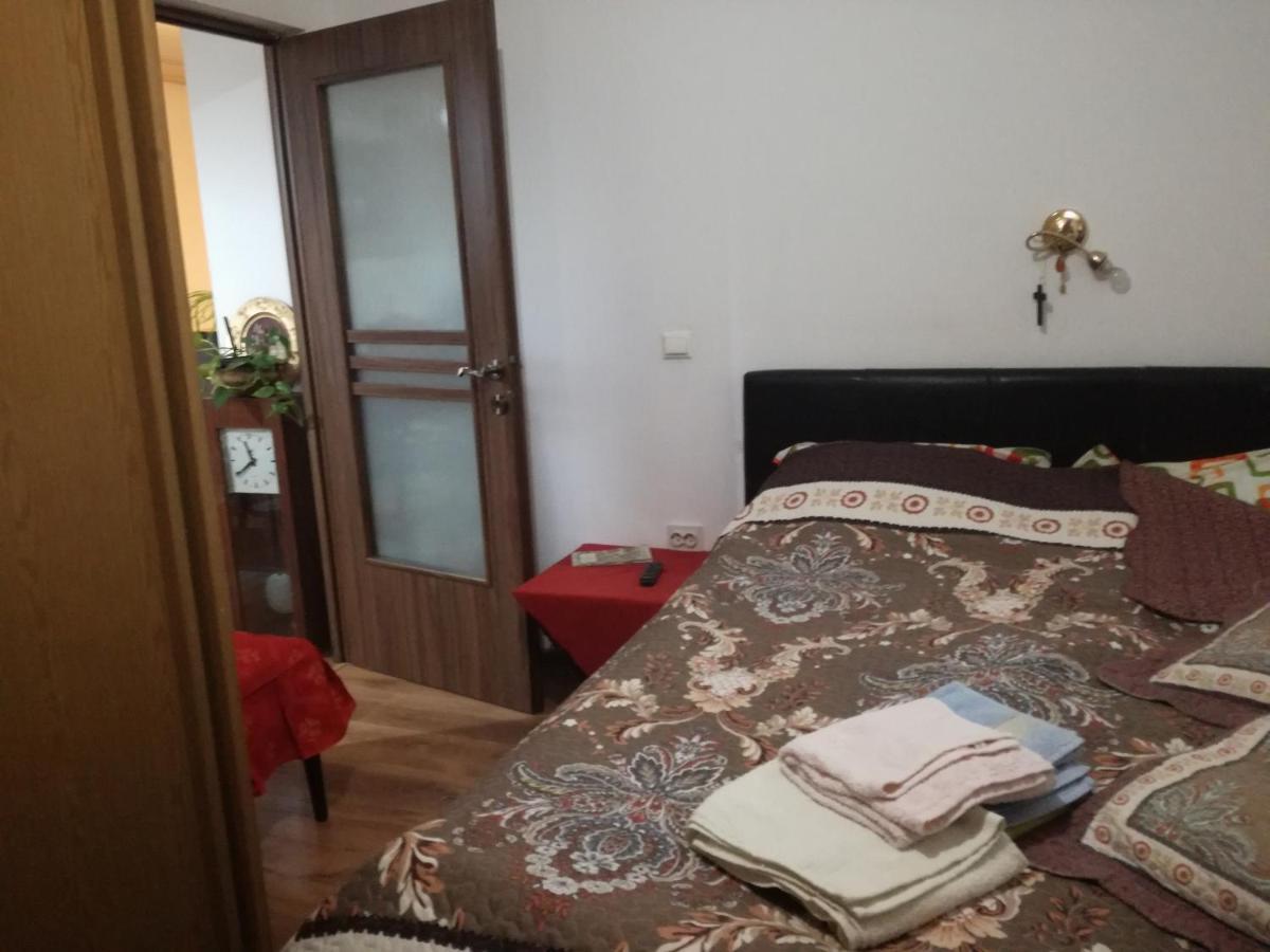 Apartament 2Camere - Prima Casa Флорешть Екстер'єр фото